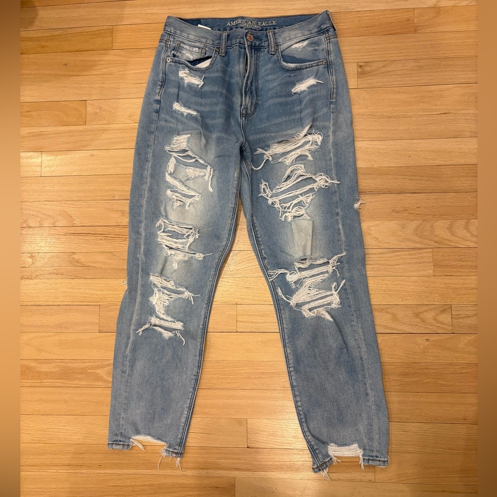 American Eagle Distressed Blue Jeans